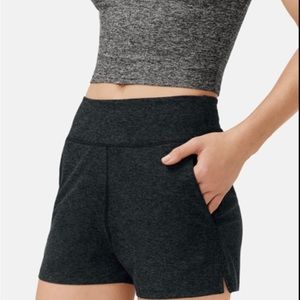 NWOT Outdoor Voices Cloudknit 3” short Charcoal